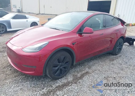 2024 Tesla Model Y Long Range Dual Motor All-Wheel Drive/Rwd z USA, uszkodzony, nr VIN 7SAYGDED4RF116255